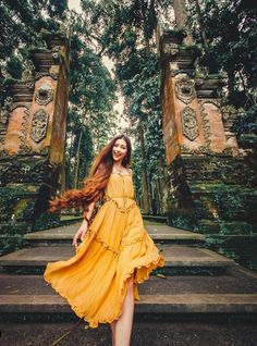 Sarah Annabella, Ba Na Hills, Long Flowing Dresses, Pose Photography, Dressing Sense, Photography Outdoor, Photography Inspiration Portrait, Super Long Hair, Street Fashion Photography