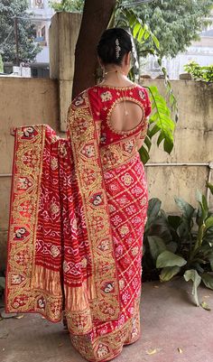 Gajji Silk Blouse Design, Elephant Saree Border Design, Heavy Bandhani Saree, Gharchola Blouse Designs Latest, Pure Bandhani Saree, Ghatchola Sarees Blouse Design, Blouse Design For Bandhani Saree, Gota Patti Blouse Design, Gujarati Saree Blouse Designs