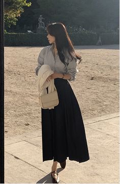 Skirt Outfits University, Maxi Skirt Professional Outfits, Korean Ulzzang Outfits, K Drama Outfits Womens Fashion, Korean University Outfit, Sneakers Outfits Women, Korean Drama Outfits, University Outfit Ideas Casual, Office Outfits Women Summer