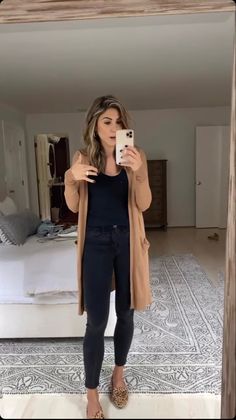 Fall Style 2023 Women Work, Simple Interview Outfit Winter, Lazy Business Casual, Junior Business Casual Outfits, Nice Casual Work Outfits, Business Casual Outfits For Women Comfy, Admin Work Outfits, Rainy Day Realtor Outfit, Outfit Ideas Winter Business Casual