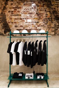 Merch Display, Dover Street Market London, Retail Space Design, Visual Merchandising Displays, Clothing Store Design, Retail Interior Design, Clothing Displays