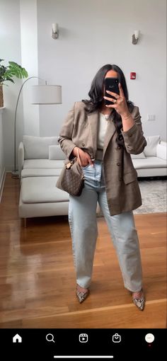 Blouse With Jeans Outfit Classy, Classy Casual Outfits For Women Winter, Fall Office Attire Women, Fall Fashion Curvy Women, Business Casual Blazer Outfits, Stylish Business Casual Outfits, Business Casual Outfits For Women Jeans, Women Fall Outfits 2024, Chic And Classy Outfits