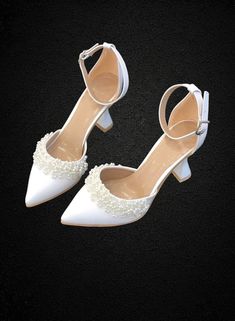 Wedding shoes for bride,  Ankle Strap shoe, Women's Heeled Shoe, Wedding heels for bride, Bridesmaids gifts, Bridesmaids Shoes ☛Approx. Heel Height: 7 cm to 2,75 inches These  heels shoes will attract people in the crowd by providing you with an attractive, stylish, modern, gorgeous and beautiful look. It is also very comfortable, soft and skin-friendly to wear all day. This pair is made of high quality leather to ensure quality. Also this pair of Handmade Shoes is durable, long lasting, good qu White Bridesmaid, Wedding Shoes Comfortable, White Wedding Shoes, Cinderella Shoes, Ankle Strap Shoes, Bridesmaid Shoes, Stiletto Shoes, Pearl Leather, Womens Wedding Shoes