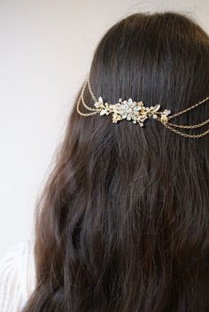 Draped Bridal Headpiece Gold Wedding Hair Drape Gold Hair - Etsy Chain Hairstyles, Forest Quinceanera, Ethereal Hair, Silver Wedding Headpiece, Bohemian Bridal Hair, Oc Clothes, Gold Headpiece Wedding, Gold Hair Piece, Hair Chain