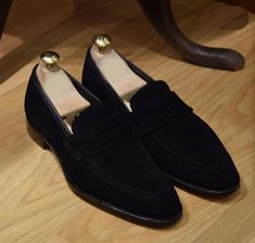 Bespoke Black Slip On Loafer Shoes Leather Shoes, New Leather Dress Shoes Material Genuine Suede Inner Soft Leather Color Black Style Loafer Sole Leather Gender Male Heel Leather Manufacturing Time 7 to 10 Business Days IMPORTANT NOTE Please measure your foot size according to the size chart given in the Images for a perfect fit before placing the order. If you can't find your required Size or Color just send us message we will make the shoes according to you requirement. Please choose size acco Suede Shoes Men, Vintage Loafers, Black Moccasins, Quality Leather Boots, Black Suede Loafers, Tassel Shoes, Black Suede Shoes, Custom Design Shoes, Handmade Leather Shoes