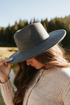 THIS SALE ITEM IS FINAL SALE! Every mom uniform checklist HAS to include the Sierra Hat. This charcoal-colored felt hat comes with a flat wide brim, and a comfortable crown. This color is neutral and we can't think of any outfit this hat will not go well with. Sierra Hat-Charcoal, boutique clothing, casual, the perfect hat! Boutique Clothing Fall Fedora With Flat Crown, Everyday Fedora With Flat Crown For Fall, Everyday Fall Fedora With Flat Crown, Everyday Felt Hat With Flat Crown For Fall, Everyday Fall Hat With Flat Crown, Everyday Flat Crown Hat For Fall, Adjustable Flat Crown Hat For Fall, Fall Felt Hat With Flat Crown, Solid Flat Crown Hat For Fall