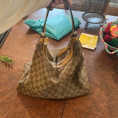 Vintage Gucci Purse Authentic It’s Still In Good Used Condition Could Use A Nice Clean Up Vintage Gucci Shoulder Bag For Everyday, Retro Gucci Shoulder Bag, Vintage Gucci Shoulder Bag With Removable Pouch, Vintage Brown Gucci Bag, Vintage Gucci Purse, Gucci Yellow, Gucci Vintage Bag, Vintage Gucci Shoulder Bag With Gold-tone Hardware, Gucci Purse