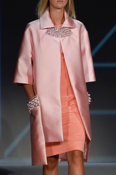 Mode Mantel, Pamella Roland, Bride Clothes, Abaya Fashion, Mode Inspiration, Classy Dress, Couture Dresses, Fashion Week Spring