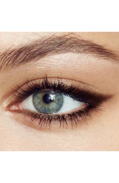 Brown Eyeliner Pencil, Classic Eyeliner, Permanente Make-up, Powdered Eyeliner, Tutorial Eyeliner, Maquillage On Fleek, Alat Makeup, Makeup Pengantin, Eyeliner Styles