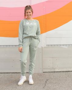 j e n // orijenal on Instagram: “GIVEAWAYYYY!!! honestly this is probably one of the best giveaways we’ve ever done! this sweatset is the absolute coziest ANDDD you look…” Khaki Pants, Normcore, Good Things, Photo And Video, Pants, Trousers