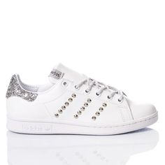 Sides with stripes of&nbsp;silver studs, back with&nbsp;silver glitter, silver laminated shoelaces, original white shoelaces. &nbsp; Silver Sneakers For Sports With Perforations, Luxury Studded Platform Sneakers With White Sole, Sparkling Silver Synthetic Sneakers, White Low-top Sneakers With Rhinestone Rivets, Silver Low-top Sneakers With Silver Studs, White Mid-top Sneakers With Perforations, Silver High-top Sneakers With Speckled Midsole, Saint Laurent Shoes, Sneaker Wedge