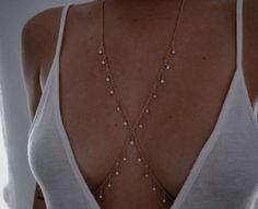 Back Jewellery, Thigh Jewelry, Jewelry Closet, Geek Jewelry, Jewelry Accessories Ideas, Jewelry Fashion Trends, Back Jewelry, Classy Jewelry, Jewelry Lookbook