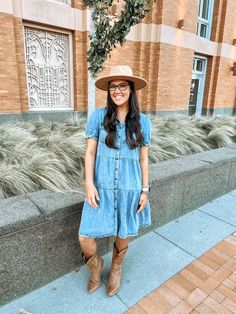 Dahlia Denim Dress Country Concert Dress, Concert Dress, Teacher Dress, Dress Snap, Midi Dress Outfit, Teacher Dresses, Concert Dresses, Mum Fashion, Plus Size Summer Outfit