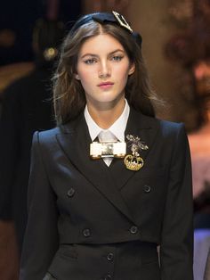 Neo Preppy, Black Uniform, Fashion Milan, Mode Costume, Single Pearl, Estilo Preppy, Preppy Look, Look Vintage, School Fashion