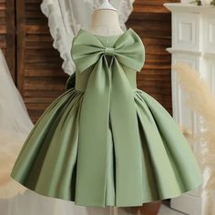 Green / 4T Elegant Bow Girls Dress Green Christmas Dress, Tutu En Tulle, Baby Tutu Dresses, Christmas Dress Baby, Christmas Dresses, First Communion Dress, Baptism Dress, Dress Tulle, Dresses For Girls