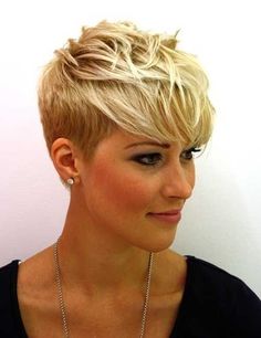 Chic Messy Pixie Haircut Side View Messy Pixie Haircut, Short Blonde Pixie, Pixie Cut With Bangs, Shorter Hair, Hair Styles 2014, Blonde Pixie Cuts, Helen Mirren