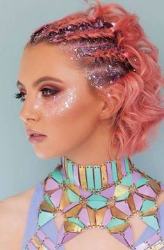 Cute Girly Rave Outfits, Foil Makeup Looks, Bonnaroo Wedding, Short Hair Rave Styles, Rave Party Makeup, Hair Glitter Ideas, Glitter Festival Hair, Kesha Concert, Ibiza Trip