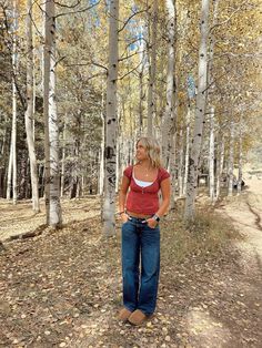 #falloutfitswomen #falloutfitideas Nordic Outfits Women, Utah Outfit Ideas, Comfy Earthy Outfits, Utah Outfits Fall, Utah Style Outfits, Utah Fit Check, Church Outfit Aesthetic, Winter Outfit For School, Utah Fits