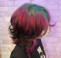 Alexa play "Watermelon Sugar"by Harry Styles 🍉 Short Hair Inspiration Color, Watermelon Hair Color, Unique Hair Color, Watermelon Hair, Watermelon Sugar, Dyed Hair Inspiration, Hair Inspiration Short, Multicolored Hair, Alternative Hair