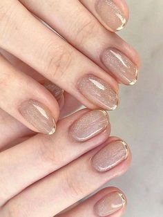 Nails For Saree, Wedding Simple Nails, Short Nails Nail Art Simple, Nail Nude Design, Nude Color Nails With Design, Subtle Gold Nails, Nude Nail Designs Classy, Bridal Nails Gold, Nail Art Nude Color