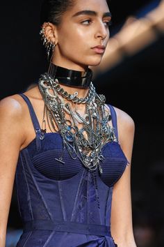 Big Jewelry, Runway Details, Seoul Fashion Week, Punk Outfits, 2020 Trends, Vogue Fashion, Glam Rock