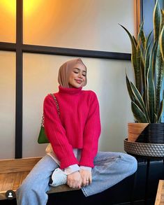 Pink Sweater Outfit, Winter Staples, Winter Fashion Outfits Casual, Hijabi Aesthetic, Muslim Fashion Hijab, Hijabi Outfits Casual, Everyday Fashion Outfits