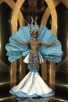 Caribana Costume, Crochet Set Pattern, Pet Clothes Patterns, Ballroom Dress Inspiration, Fashion Show Themes, Flower Costume, Recycled Dress, Goddess Costume, Queen Outfit