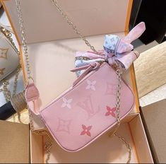 Pink Louis Vuitton Bag, Pink Louis Vuitton, Preppy Bags, Aesthetic Bags, Louis Vuitton Pink, Girly Bags, Fancy Bags