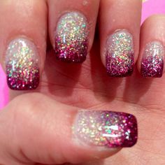 Ombré pink nails Ombre Nail Art Designs Sparkle, Fuschia Ombre Nails, Dark Pink Ombre Nails, Pink Sns Nails, Ombré Pink Nails, Ombré Dip Nails, Nails Artwork, Christmas Present Nails, Nail Polish Art Designs