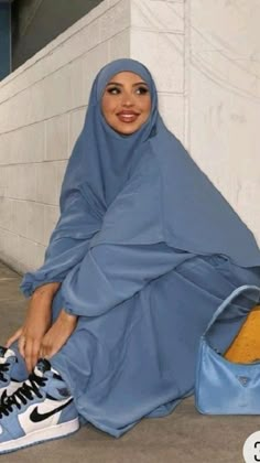 Modest Fashion Islam, Hijabi Outfits Abaya, Jilbab Outfits Aesthetic, Khimar Outfit, Hijabi Fashion Abayas, Hijabi Mode, Muslim Girl Outfits