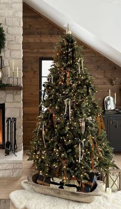 a decorated christmas tree in a living room