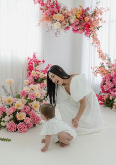 Mothers Day Minis, Photoshoot Setup, Mom Daughter Photography, Daughter Photography, Ideas Cumpleaños, Creative Photoshoot Ideas, Studio Session, Creative Photoshoot, Mom Daughter