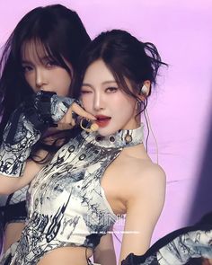 #aespa #ningning @aespicyclub Flyday Chinatown, Ning Yizhuo, Tiger Girl, Kpop Stage, Sm Entertainment, Hands In The Air, Girls Music, Study Hard, Girls Illustration