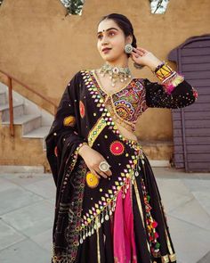 Garba Dress Indo Western, Lehenga Heavy, Gotapatti Work, Suit Sharara, Garba Dress, Mirror Work Saree, Navratri Dress, Navratri Chaniya Choli