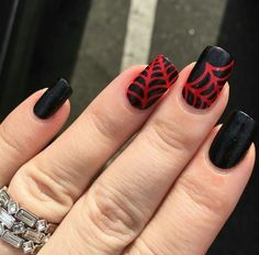 Black Nail Short Design, Red Nails With Spiderweb, Short Nail Designs Black And Red, Short Spiderweb Nails, Black And Red Nails Halloween, Spiderweb Nail Designs, Red And Black Nails Halloween, Red Spiderweb Nails, Black Red Halloween Nails