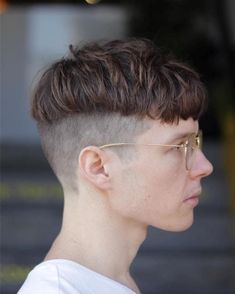 Bowl Haircuts Mens, Mens Quiff Haircut, Queer Mens Haircut, Mens Bowl Haircut, Mans Haircut Short, Short Man Haircut, Bowl Cut Men, Hairstyle Men Short, Short Hair Man