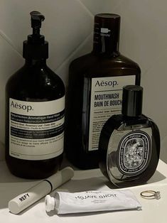 Aesop Skincare Aesthetic, Aesop Bathroom Aesthetic, Aesop Perfume, Aesop Bathroom, Diptyque Aesthetic, Hand Cream Aesthetic, Aesop Aesthetic, Byredo Aesthetic, Aesop Hand Cream