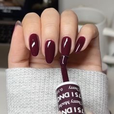 Dc Fall Nail Colors, Mocha Cherry Dnd, Dnd Fall Red Colors, Dnd Gel Polish Colors On Nails, Dnd Nail Polish Colors Fall, Fall Chrome Pedicure, Fall Nails Cherry Mocha, Dnd Mocha Cherry, Dnd Cherry Mocha Chrome