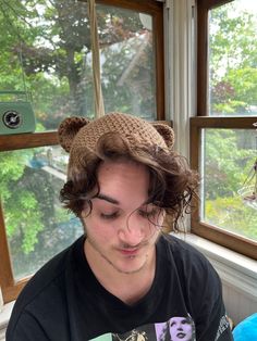 Brown crochet beanie with two bear ears made with acrylic yarn with a brim of 21 inches Bear Ear Hat, Bonnet Au Crochet, Brown Crochet, Bonnet Crochet, Bear Ears, Ear Hats, Crochet Beanie, Brown Bear, Acrylic Yarn