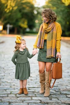 Mustard Yellow Outfit, Olive Green Outfit, Olive Clothing, Fall Family Photo Outfits, Mother Daughter Outfits, Family Photoshoot Outfits, Fall Family Pictures