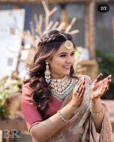 this side braided brided hairstyle is a must try for your wedding. the other hair left open gives princess vibe #bridalhairstyle# braidedbeauty# beautyofbridal Bridal Hair With Veil, Hair For Short Hair, Classic Bridal Hair, Hair With Veil, Enchanting Hairstyles, South Indian Wedding Hairstyles, Wedding Hair Bridal