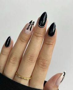 1960 Nails Design, Black Nail Ideas Almond, Black And White Nails Almond, Blair Waldorf Nails, Dark Aesthetic Nails, December Nail Colors, Nail Ideas December, Black And White Nail Ideas, December Nails Christmas