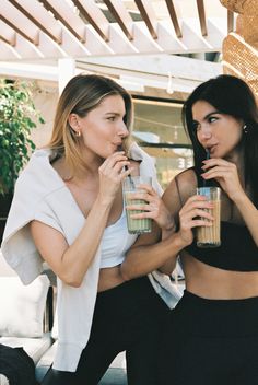 girls drinking iced matcha and iced coffee wearing luxury sustainable activewear outfits to complete their activewear aesthetic from Lovari Athleisure Photoshoot, Activewear Aesthetic, Athleisure Lifestyle, Activewear Details, Sports Photoshoot, Activewear Photoshoot, Gym Photoshoot, Activewear Trends, Lifestyle Shoot