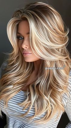 Creamy Blonde Hair With Lowlights, Blonde Carmel Highlight, Highlights With Blonde Hair, Bleach Blonde With Lowlights, Low Lights In Blonde Hair, Multi Dimensional Blonde, Highlights And Lowlights Blonde, Blonde And Caramel Highlights, Blonde Highlights And Lowlights