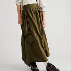 Bnwt. Free People By Nicholas K. Fatigue Skirt In Army. Very Unique Layered Skirt With A Utilitarian Cool Look To It. Size Small But I’m A Medium And It Fits Me. If You Look Up Free People By Nicholas K, They Are So Expensive. Priced This Pretty Good. Make An Offer. Utilitarian Clothing, Parachute Skirt, Hiking Skirt, Skirt Winter, Lord Of The Flies, Cool Look, Free People Skirt, Winter Skirt, Layered Skirt