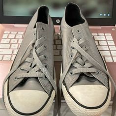 Gray Leather Converse All Stars. Men’s Size 5 Or Women’s Size 7. Too Small For Me But They Are Really Nice. All Star Converse Gray, All Black Converse, Converse Comme Des Garcons, Yellow Converse, White Chuck Taylors, White Fashion Sneakers, All Star Sneakers, Leather Converse, Converse All Stars