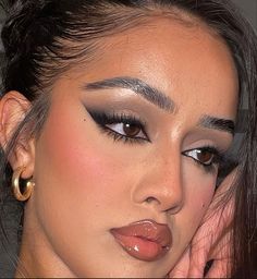 Smoky Makeup, Bright Room, Prom Eye Makeup, Alexa Demie, Smink Inspiration, Ethereal Makeup, Smoky Eyes, Dope Makeup