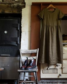 A taste of classic British inspired style, our No.17 in Inverness Check Linen, paired with our lace up boots. Currently dreaming of evenings spent by a crackling fire with a gripping mystery book 📚 Fall Folklore, Dresses With Pockets, Dream Aesthetic, Timeless Dress, Mystery Book, European Linens, Inverness, Retro Stil, Linen Dresses