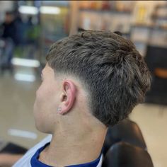 Taper Haircut Men, Boys Fade Haircut, Taper Fade Short Hair, Mid Fade Haircut, Fade Haircut Curly Hair, Men Fade Haircut Short, Fade Haircut Styles, Curly Hair Fade