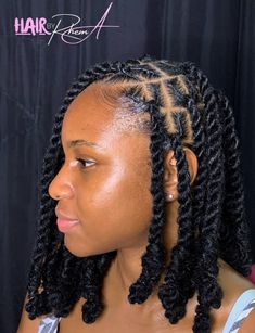 Ceres Braid Hairstyles, Braided Hairstyles For Graduation, Graduation Loc Styles, Invisible Locks Hairstyle, Invisible Locs Tutorial, Invisible Locks, Locks Hairstyle, Ceremony Hairstyles, Locs Tutorial